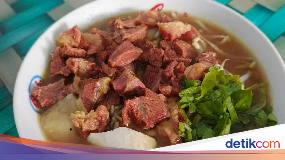 Soto Part 1: Rasa yang Menggoda Jiwa di Lebeng, Cilacap
